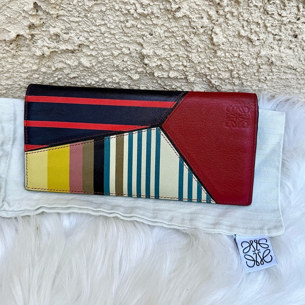 Loewe Anagram puzzle long wallet